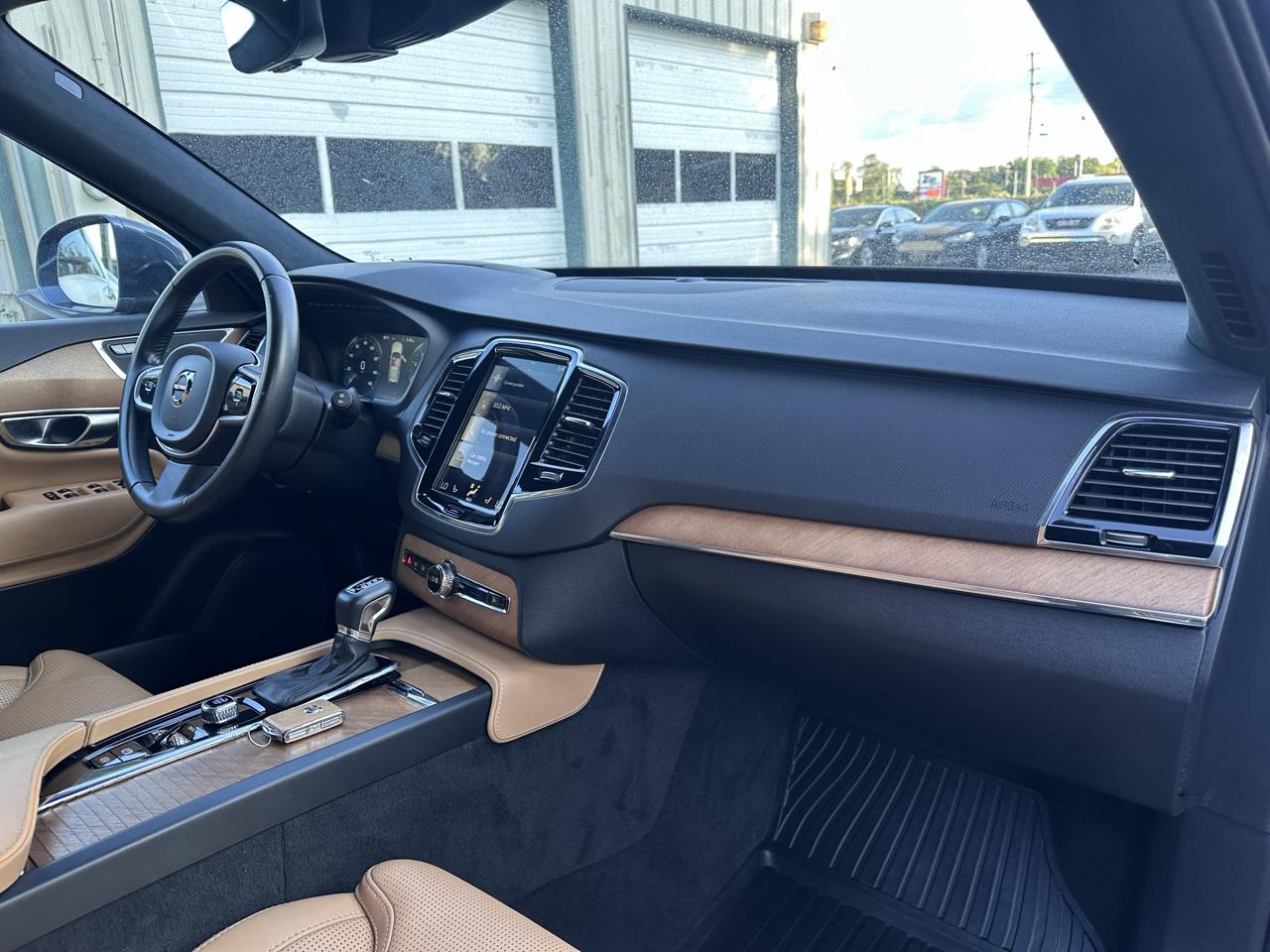 Volvo XC90 photo 16