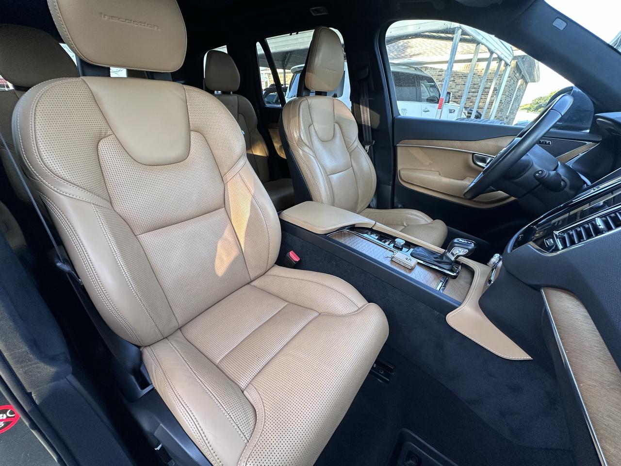 Volvo XC90 photo 18