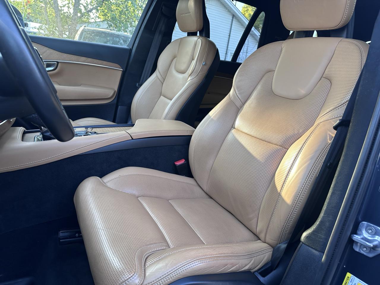 Volvo XC90 photo 12