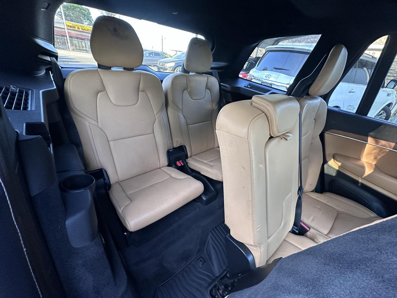 Volvo XC90 photo 23