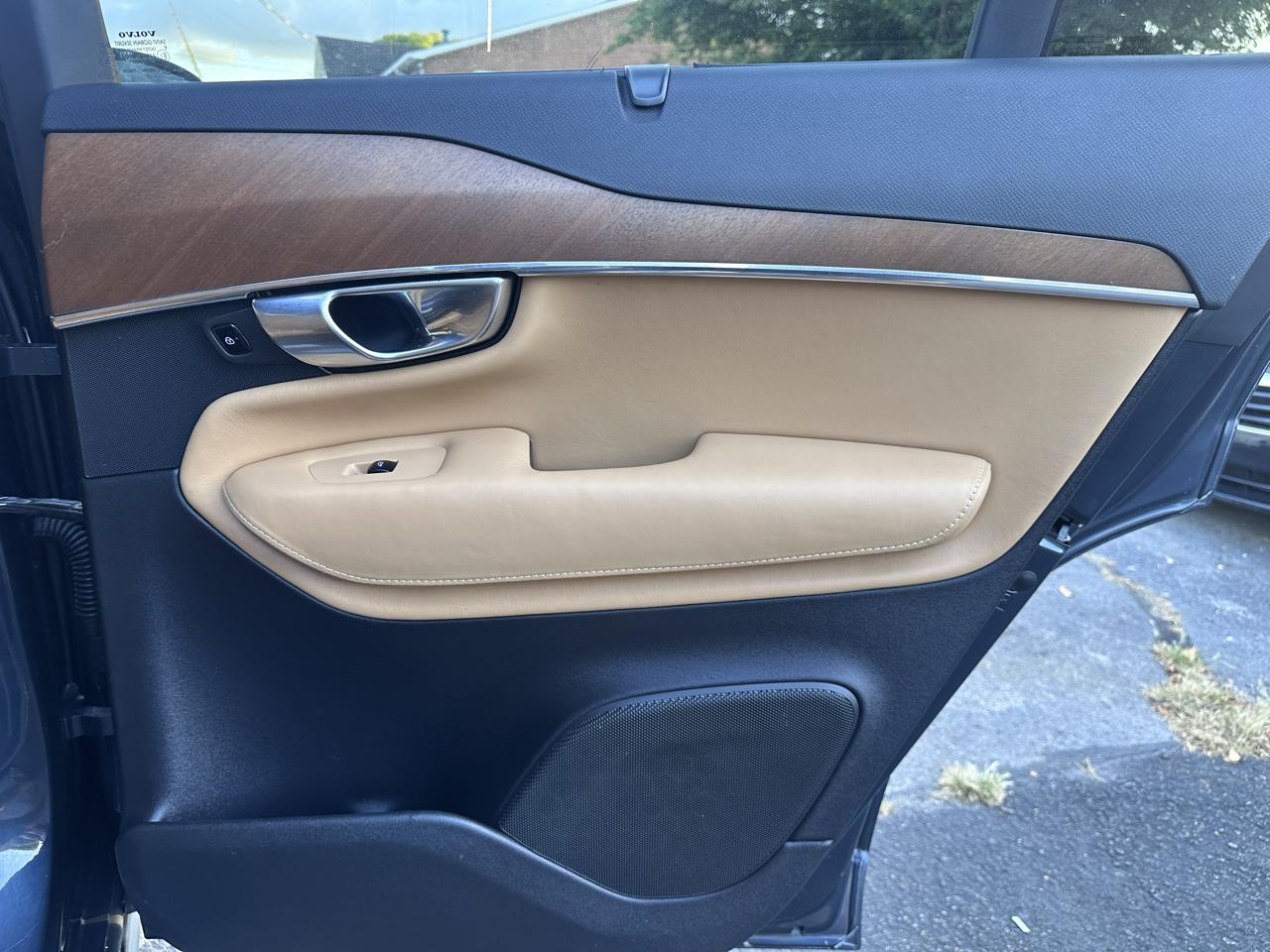 Volvo XC90 photo 39