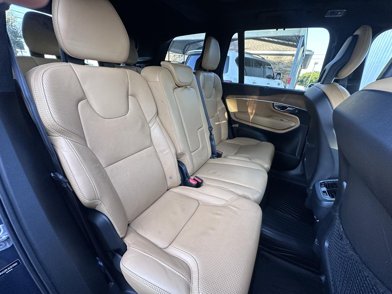 Volvo XC90 photo 24