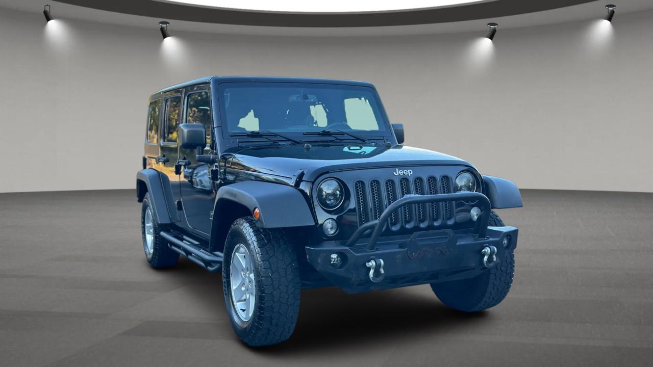 Jeep Wrangler photo 2