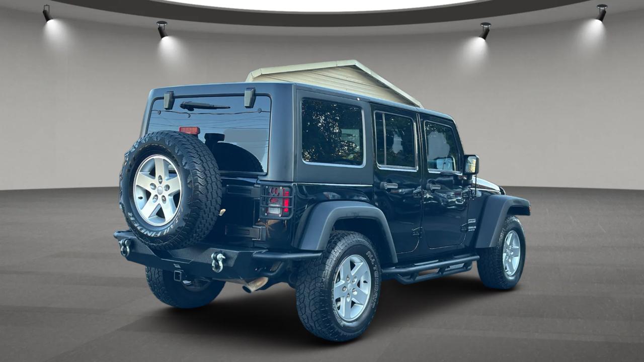 Jeep Wrangler photo 6