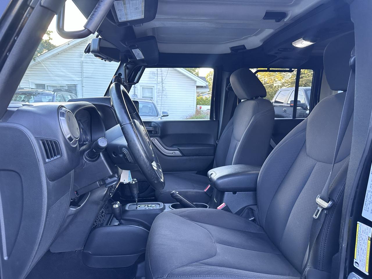 Jeep Wrangler photo 9
