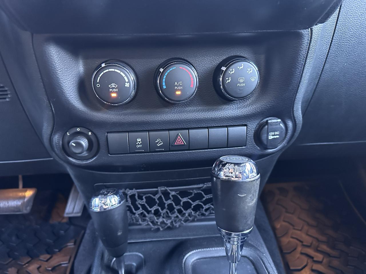 Jeep Wrangler photo 16