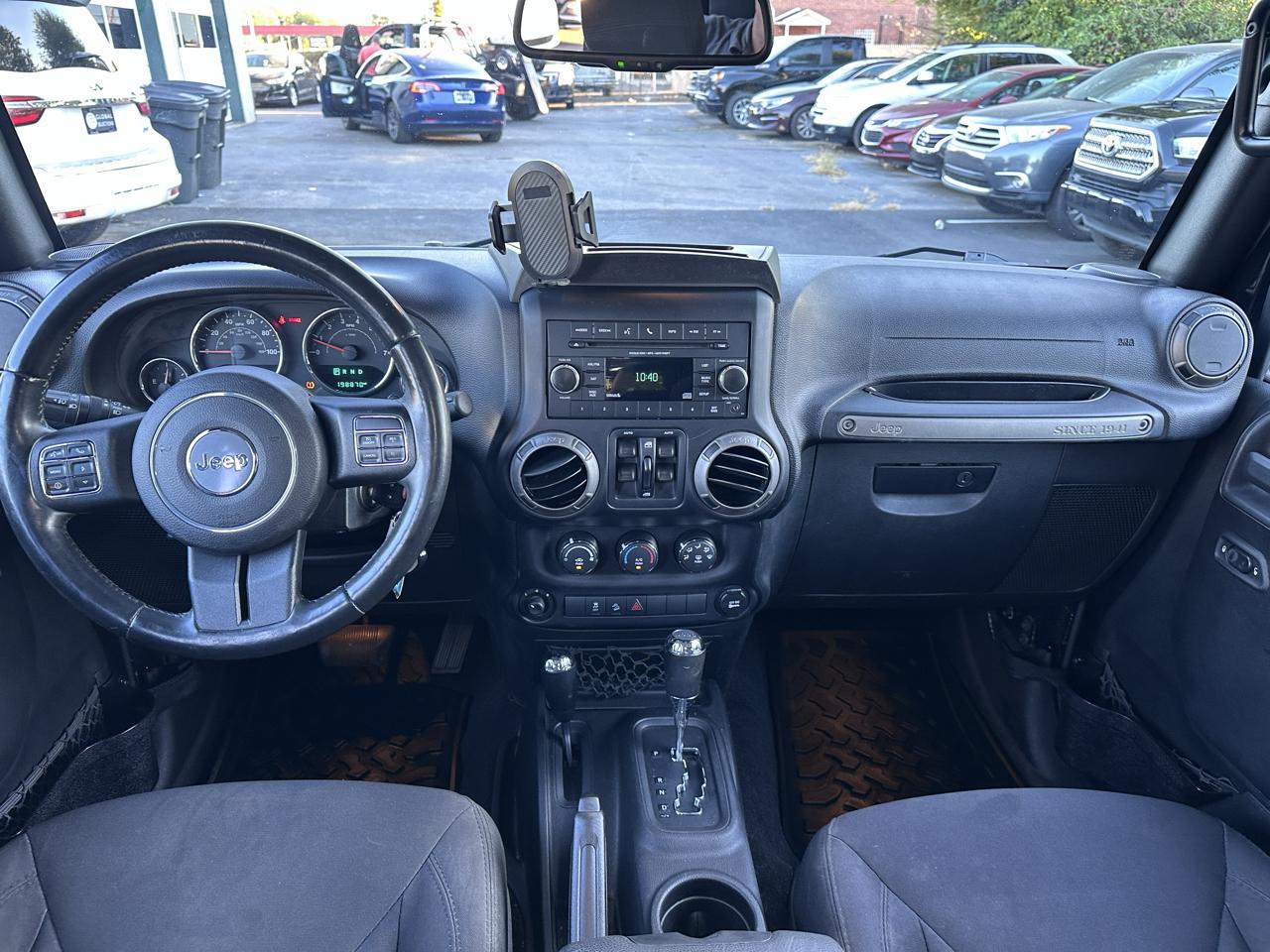 Jeep Wrangler photo 14