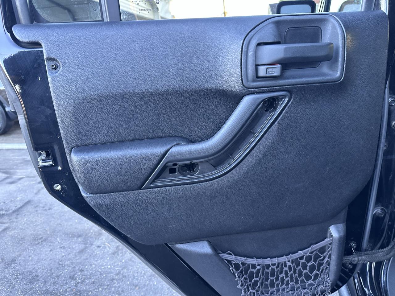 Jeep Wrangler photo 27