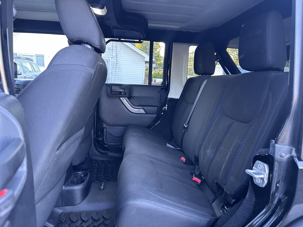 Jeep Wrangler photo 19