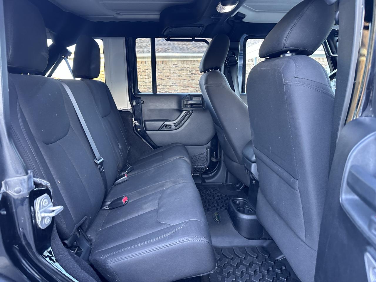 Jeep Wrangler photo 20
