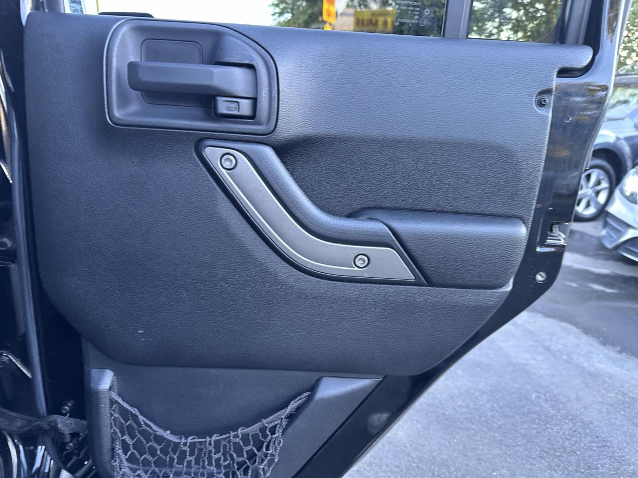 Jeep Wrangler photo 28