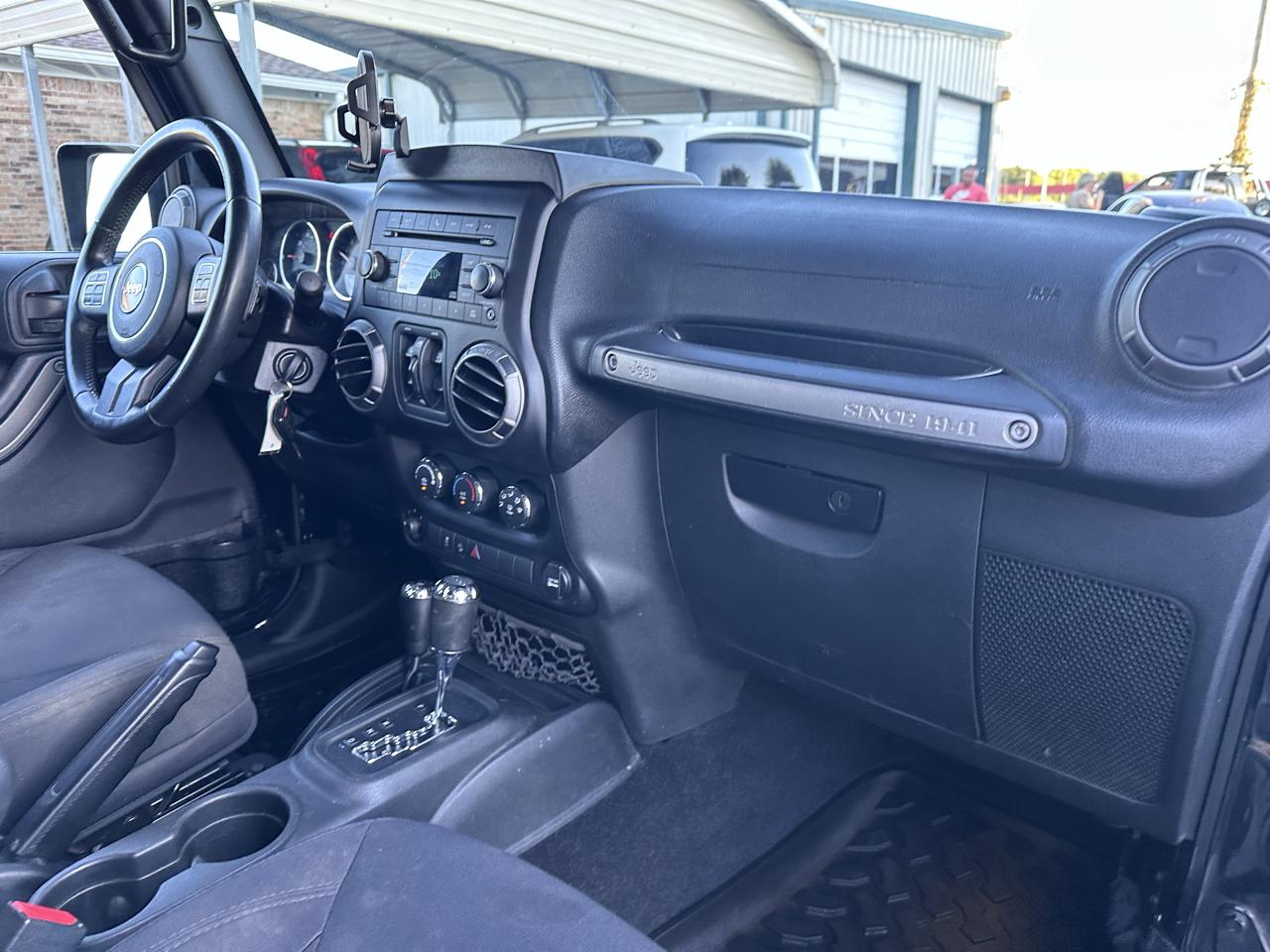 Jeep Wrangler photo 24