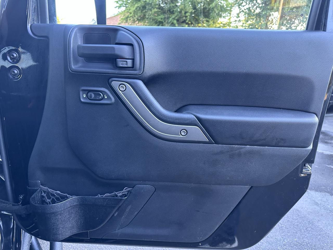 Jeep Wrangler photo 26