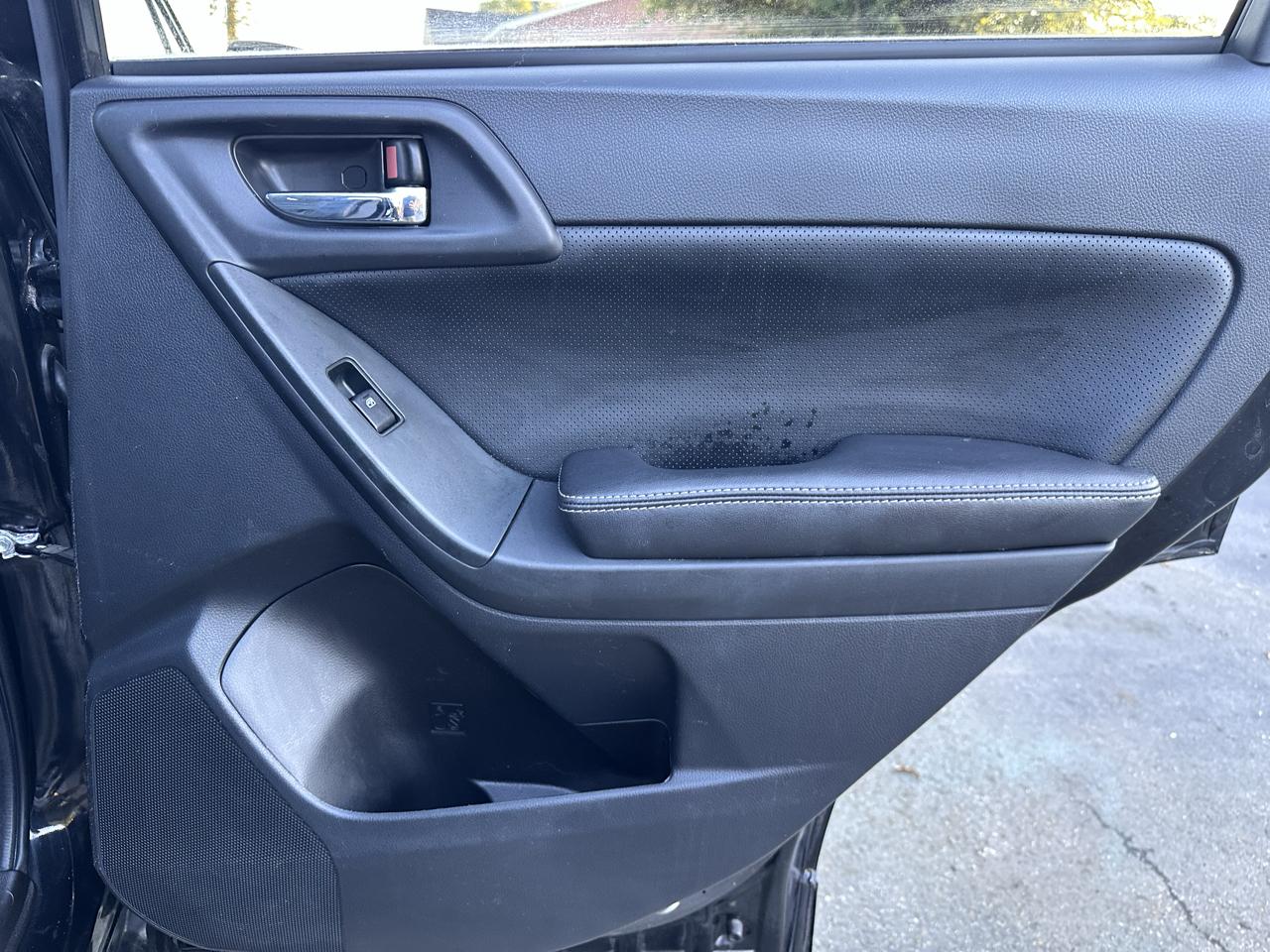 Subaru Forester 2.5i Limited 2014