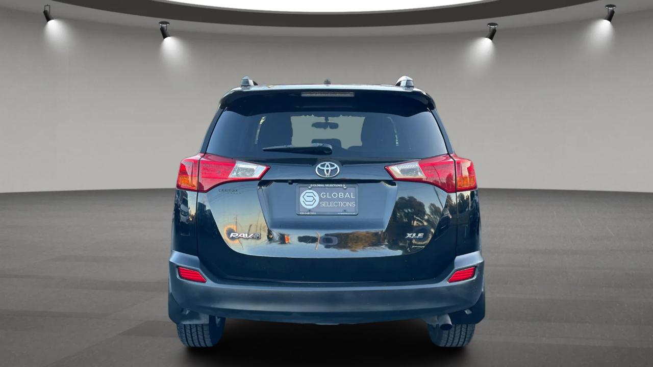 Toyota RAV4 XLE FWD 2013