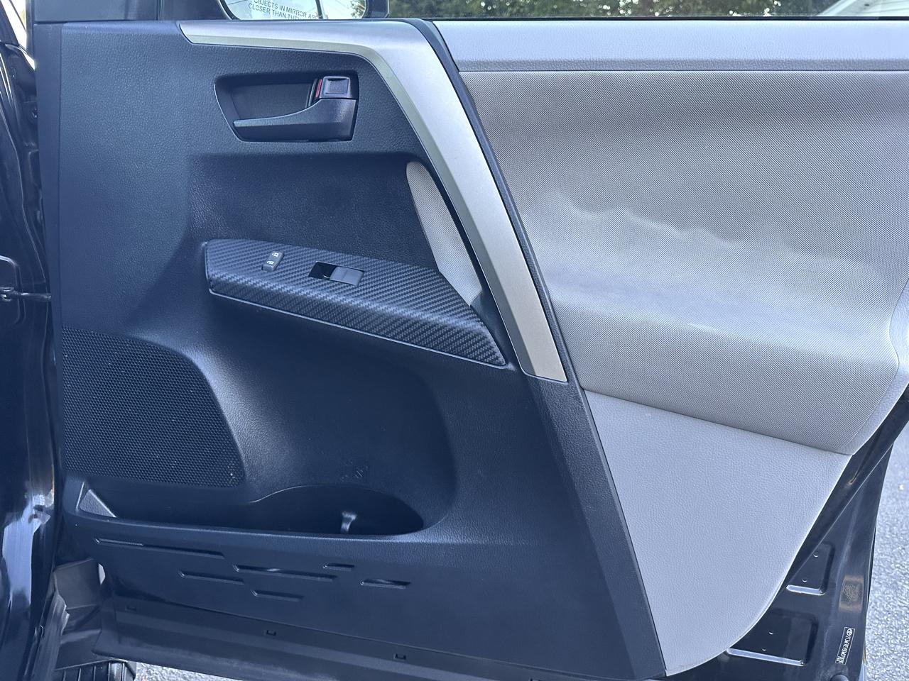 Toyota RAV4 XLE FWD 2013