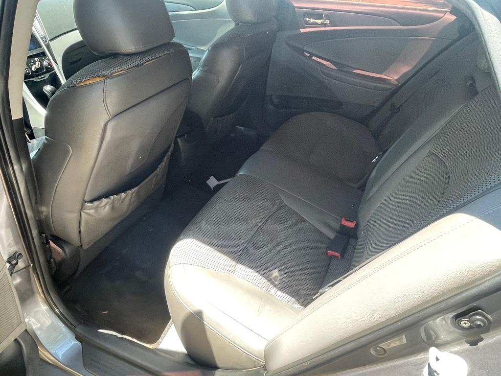 Hyundai Sonata SE Auto 2011