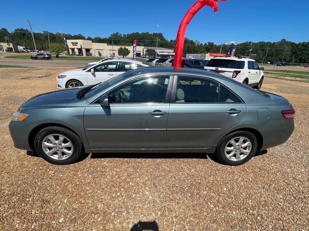 Toyota Camry Base 6-Spd AT 2011 Toyota Camry Base 6-Spd AT 2011