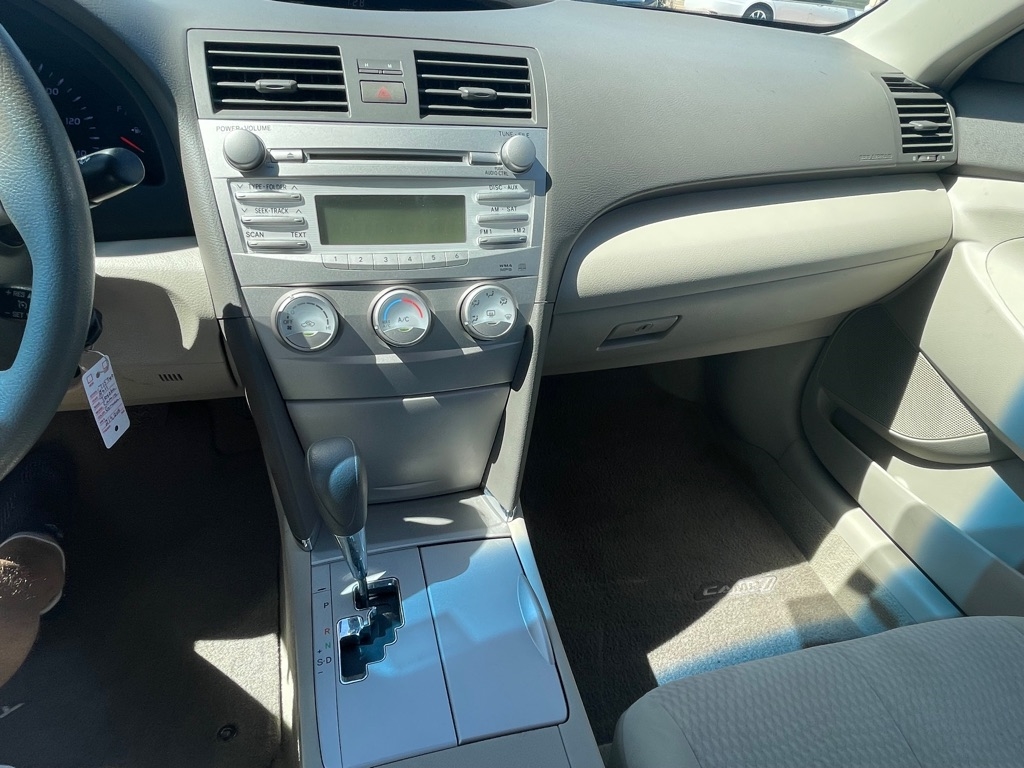 Toyota Camry Base 6-Spd AT 2011 Toyota Camry Base 6-Spd AT 2011