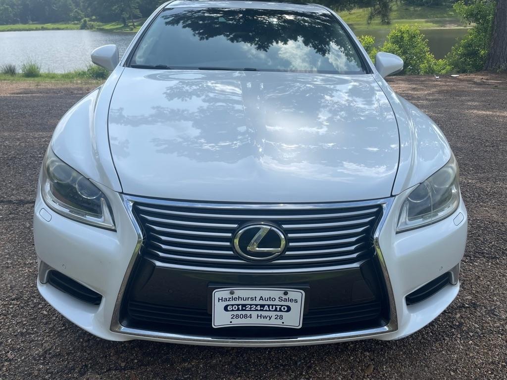 Lexus LS 460 Luxury Sedan AWD 2013