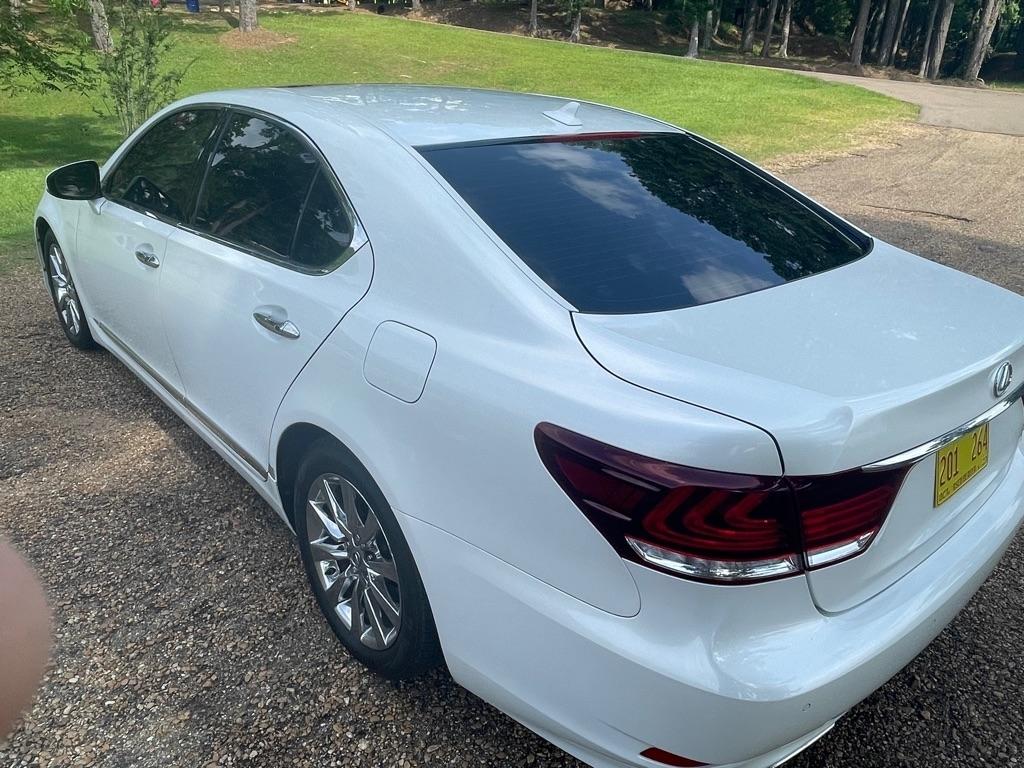 Lexus LS 460 Luxury Sedan AWD 2013