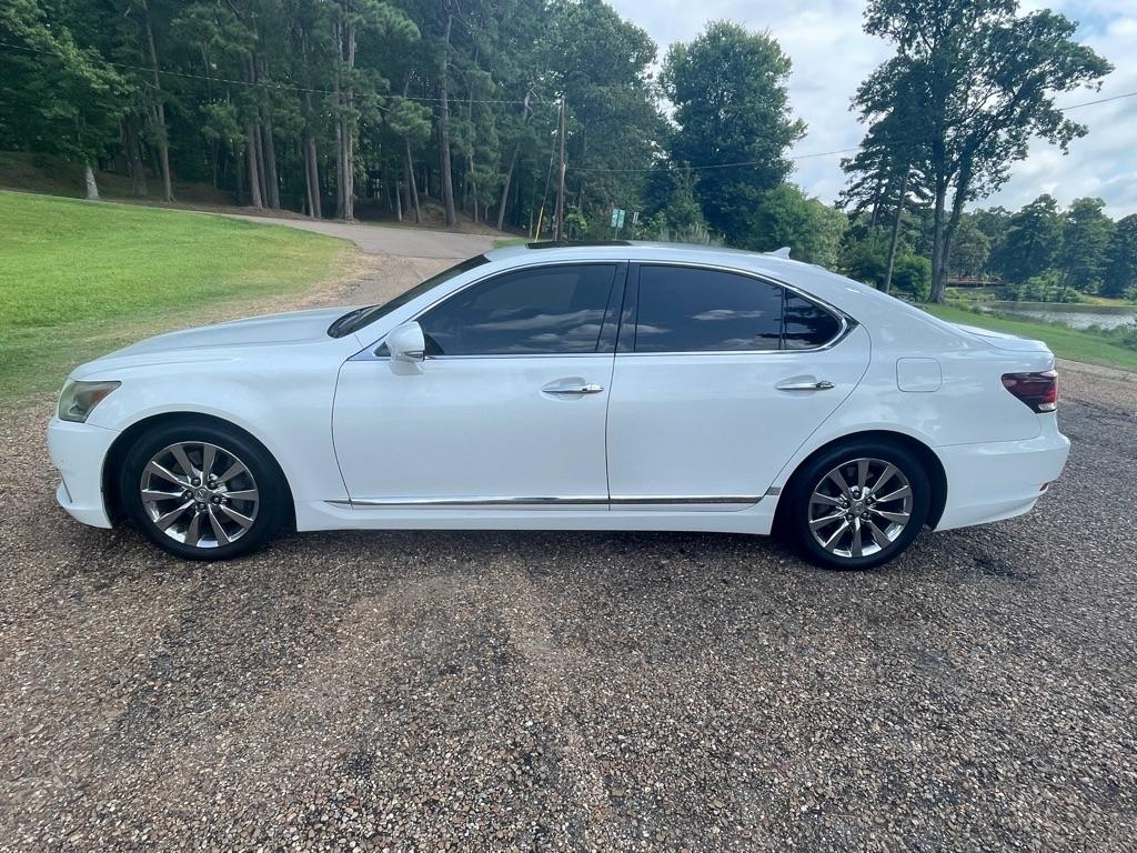 Lexus LS 460 Luxury Sedan AWD 2013