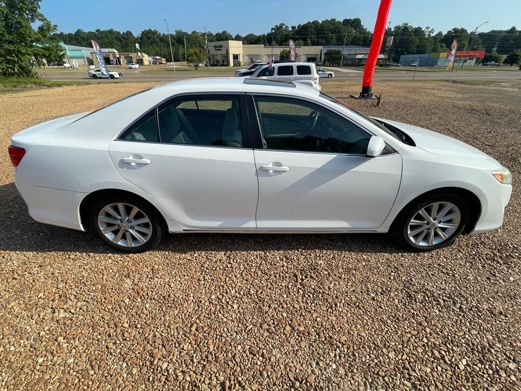 Toyota Camry SE 2012