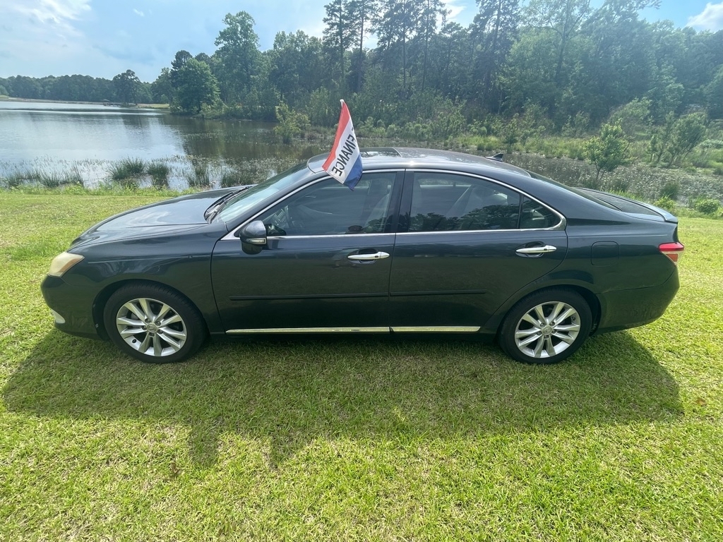 Lexus ES 350 Sedan 2011