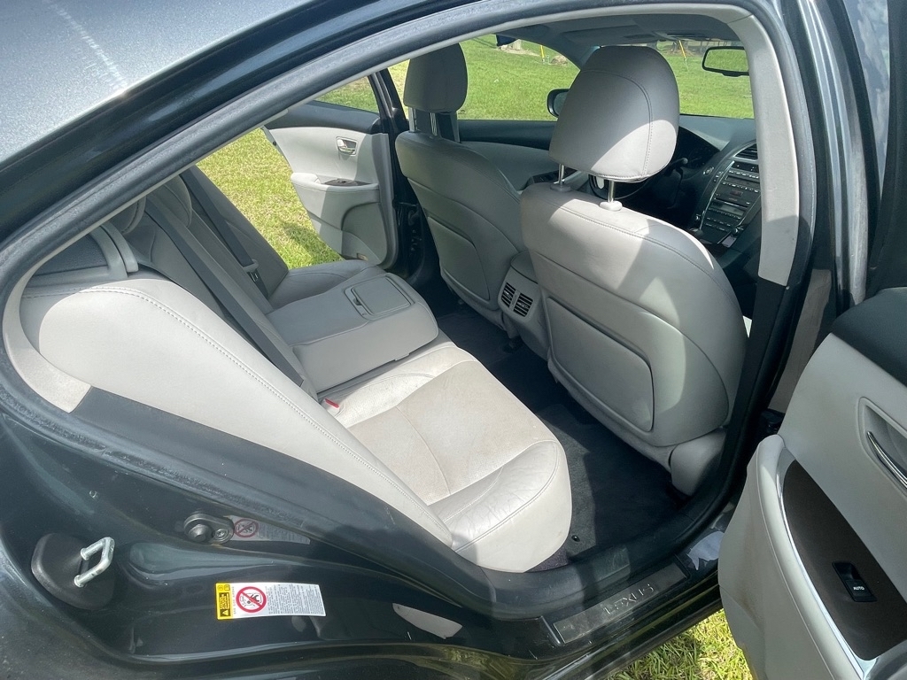 Lexus ES 350 Sedan 2011