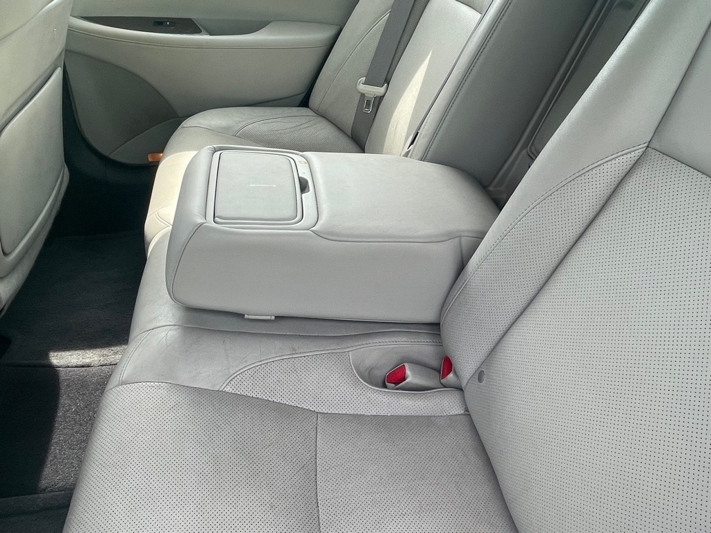 Lexus ES 350 Sedan 2011