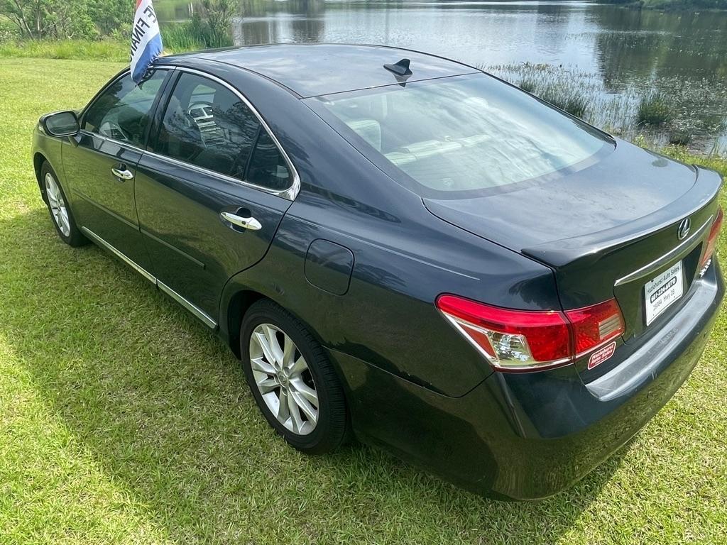 Lexus ES 350 Sedan 2011