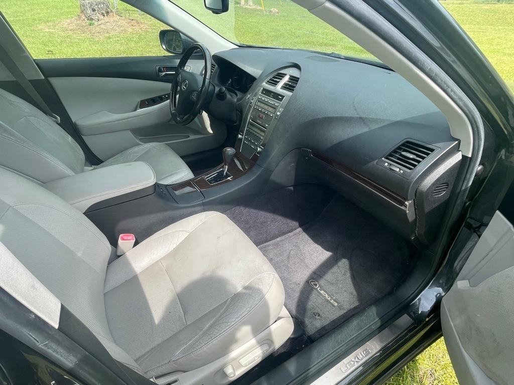 Lexus ES 350 Sedan 2011