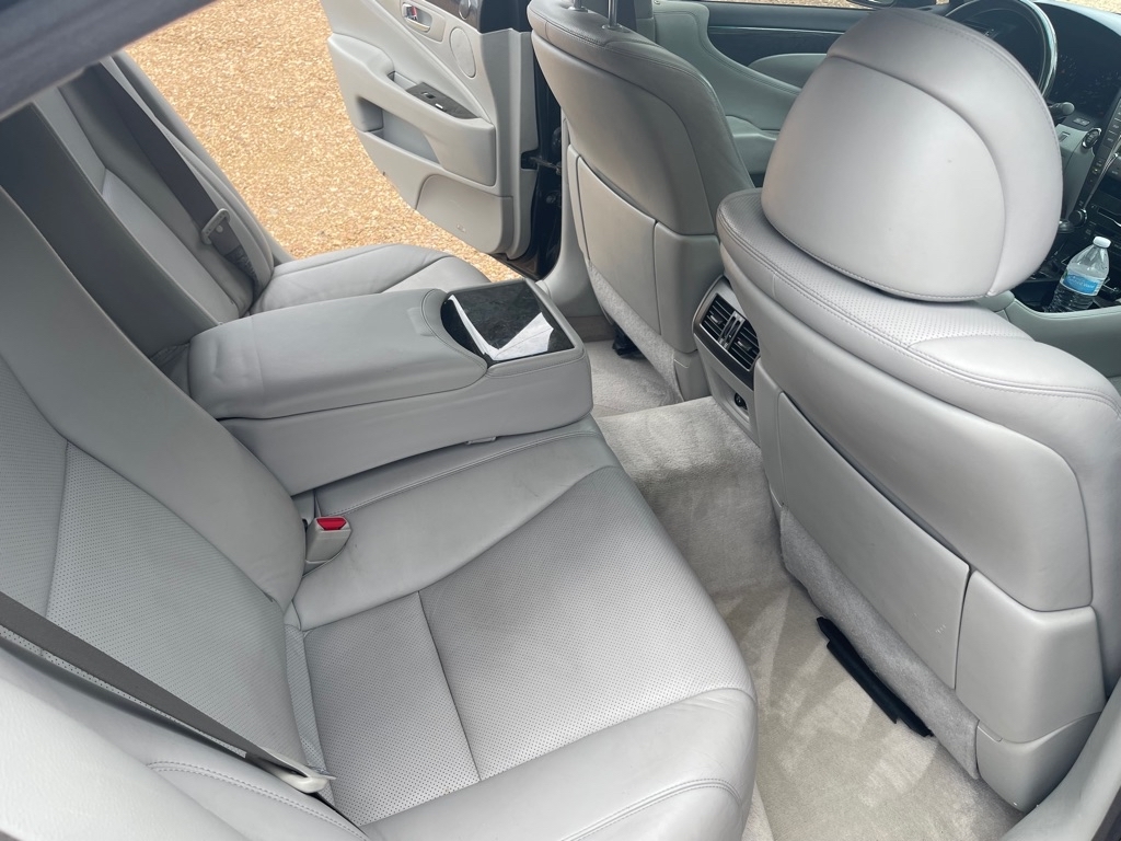 Lexus LS 460 Luxury Sedan 2007