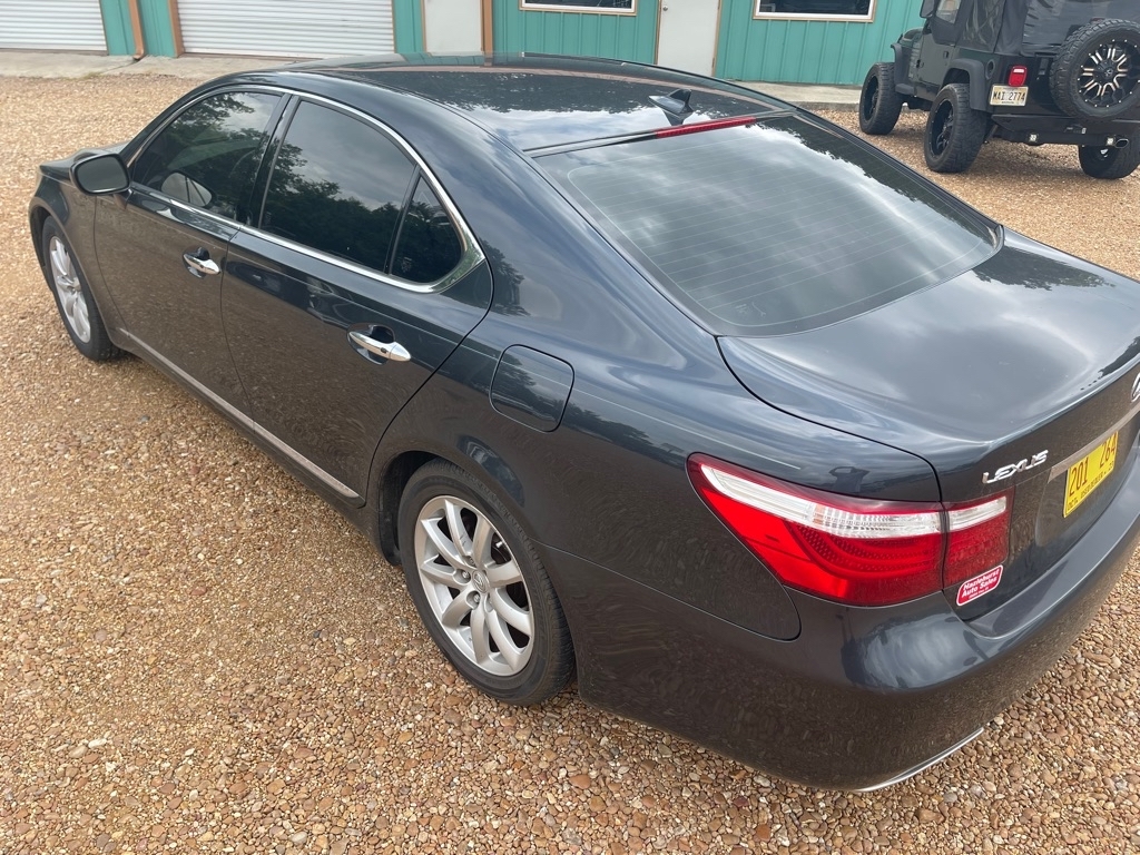 Lexus LS 460 Luxury Sedan 2007