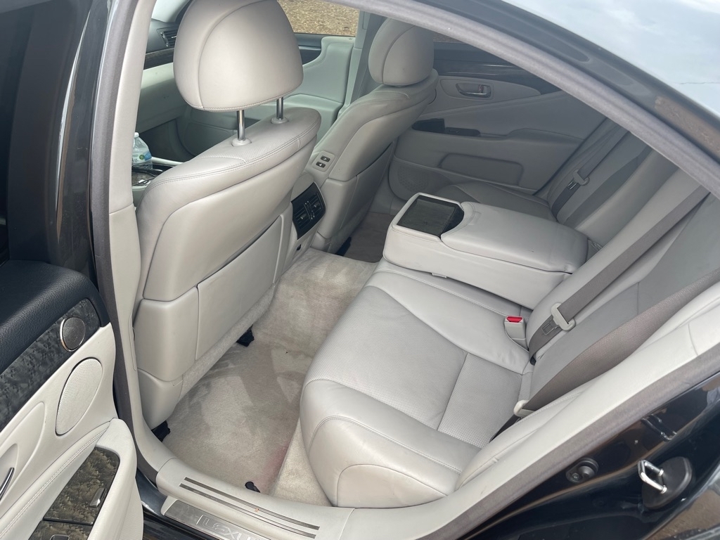 Lexus LS 460 Luxury Sedan 2007