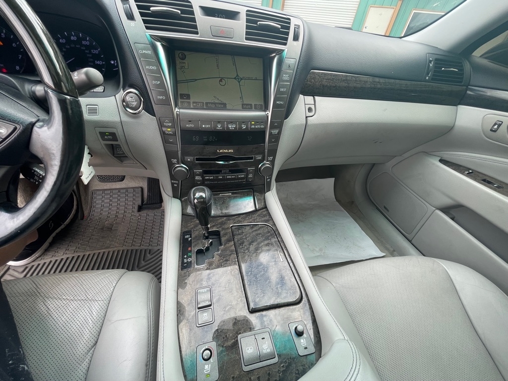 Lexus LS 460 Luxury Sedan 2007
