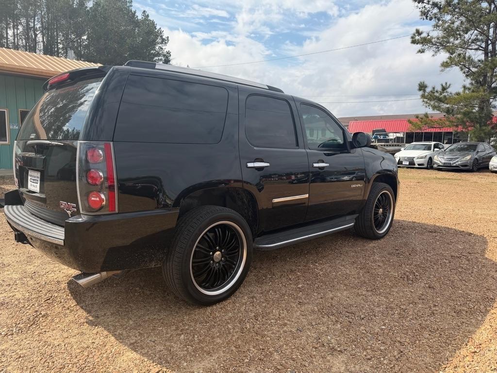 GMC Yukon Denali 4WD 2011
