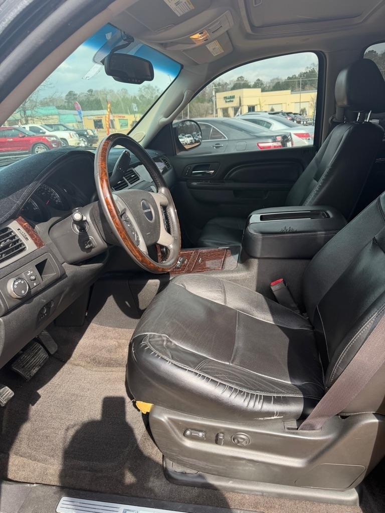 GMC Yukon Denali 4WD 2011