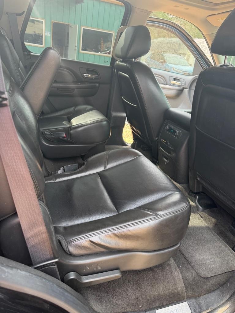 GMC Yukon Denali 4WD 2011