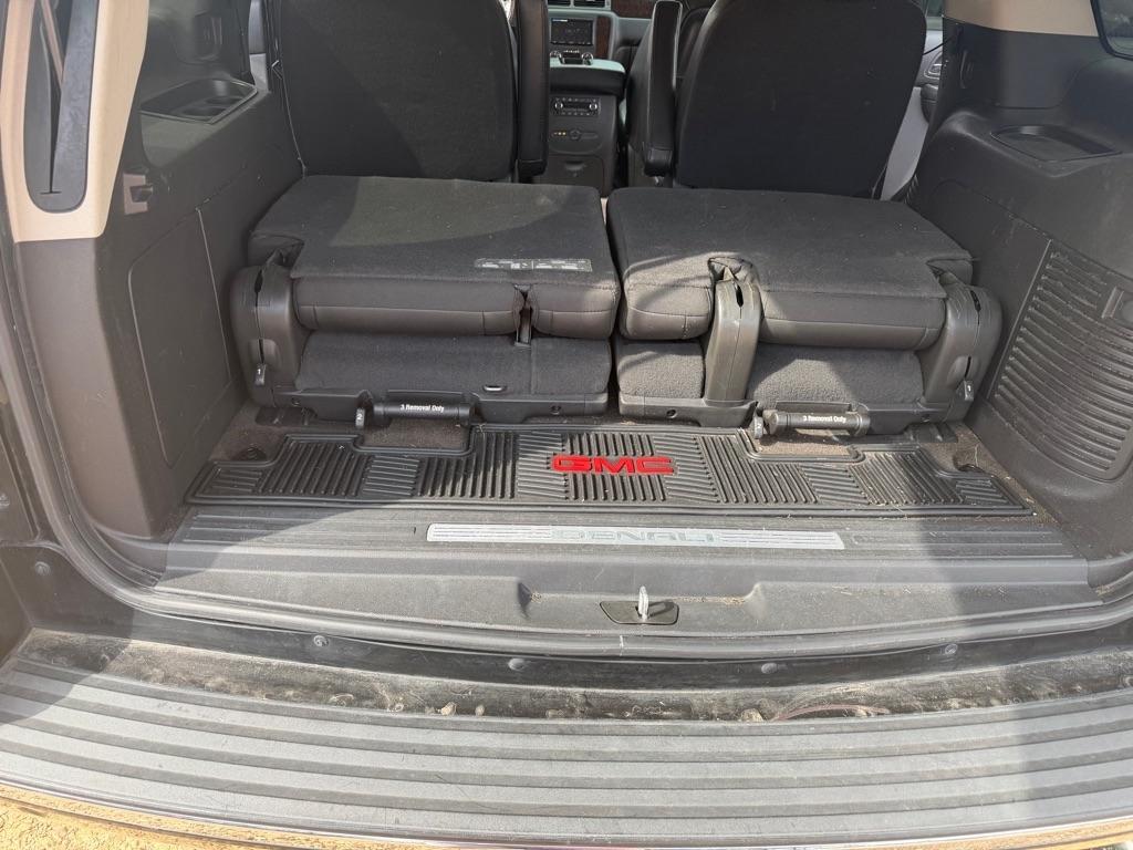 GMC Yukon Denali 4WD 2011