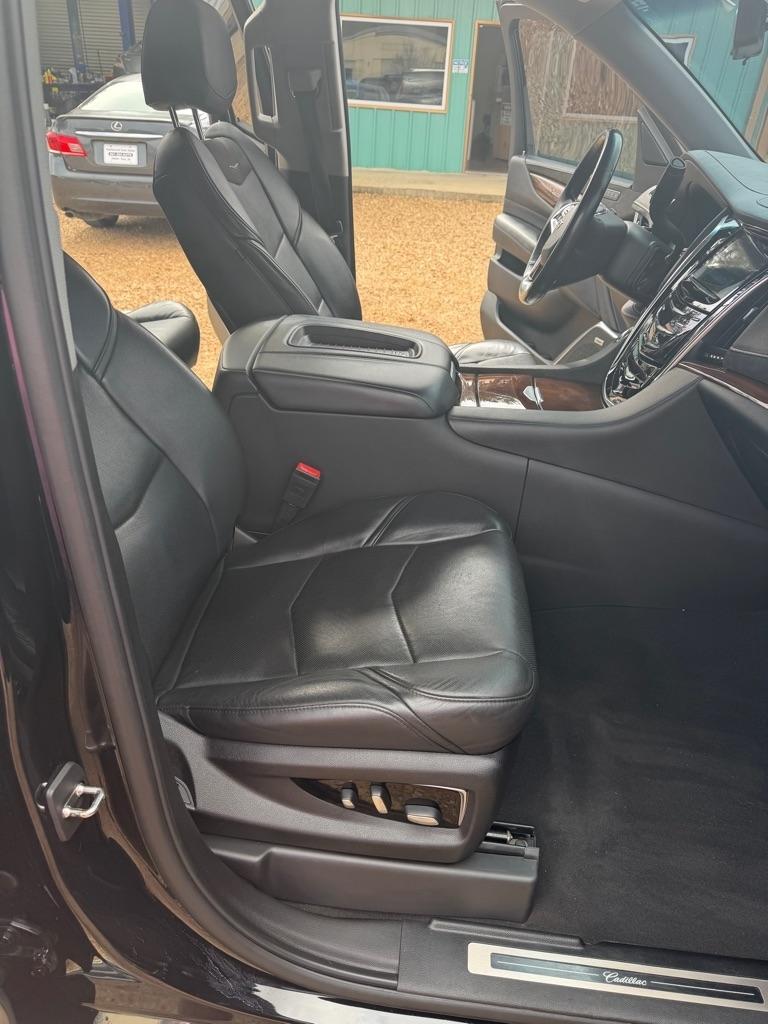 Cadillac Escalade ESV Luxury 4WD 2019