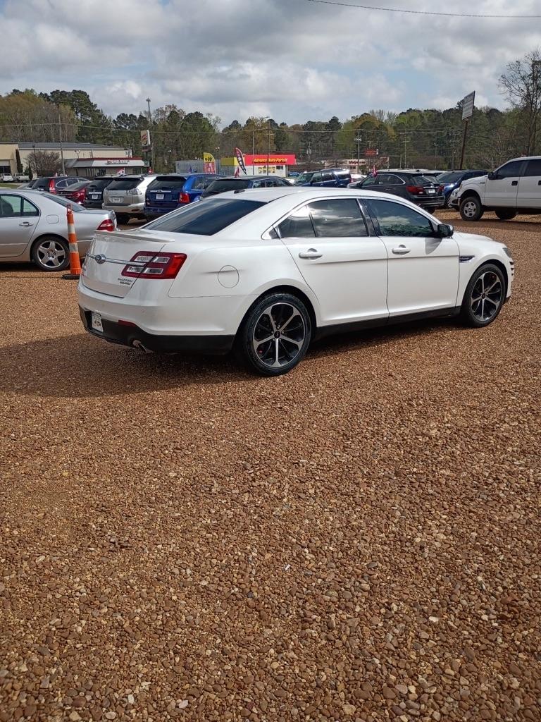 Ford Taurus Limited FWD 2016