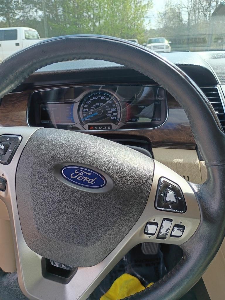 Ford Taurus Limited FWD 2016