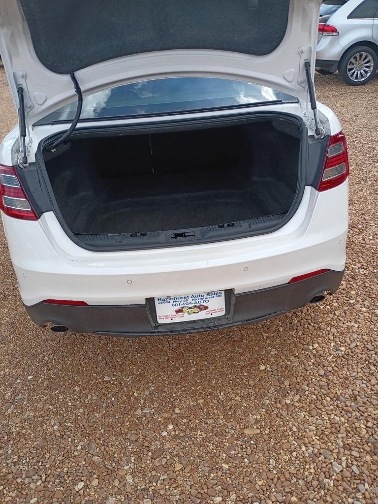 Ford Taurus Limited FWD 2016