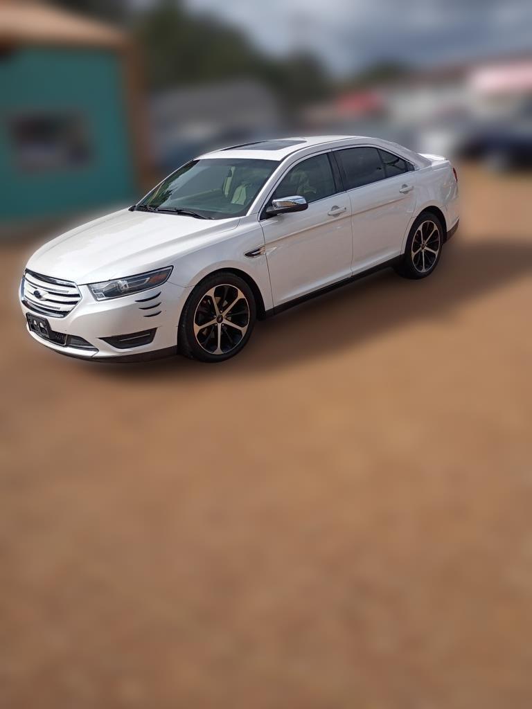 Ford Taurus Limited FWD 2016