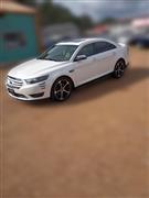 2016 Ford Taurus 