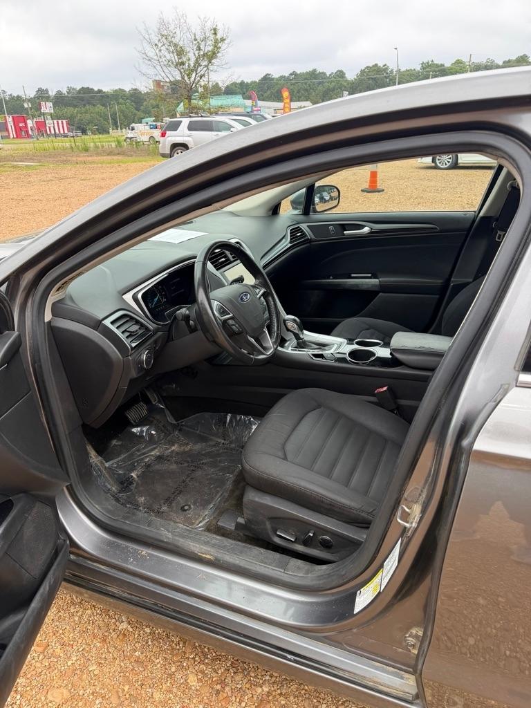 Ford Fusion SE 2013