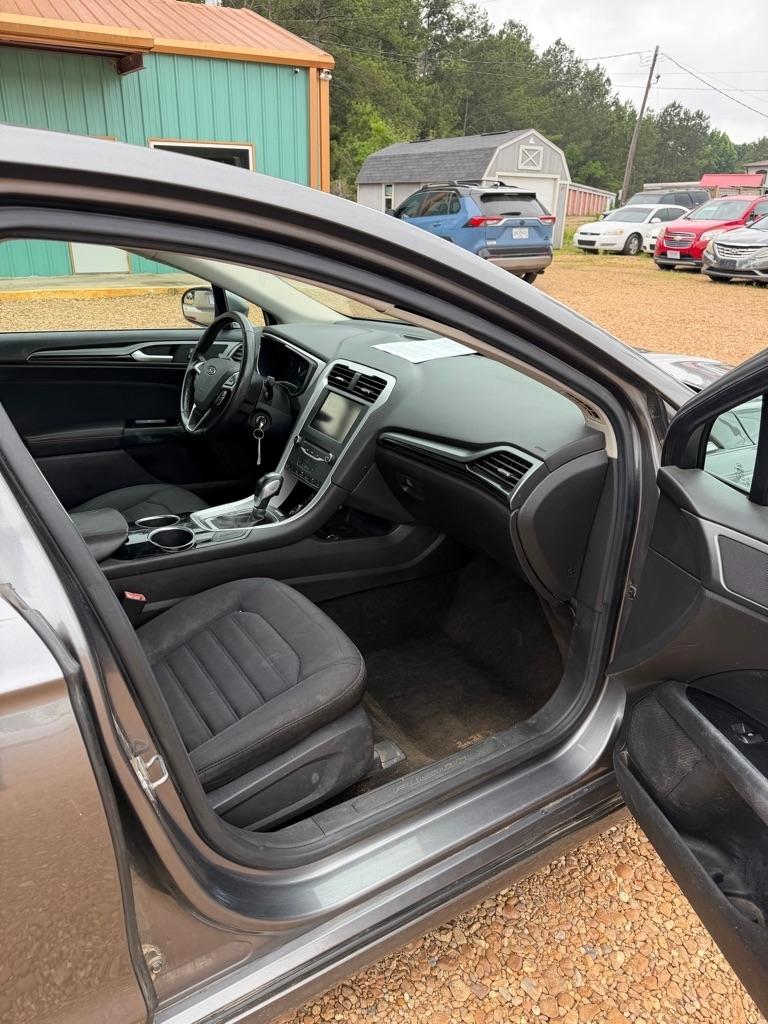 Ford Fusion SE 2013