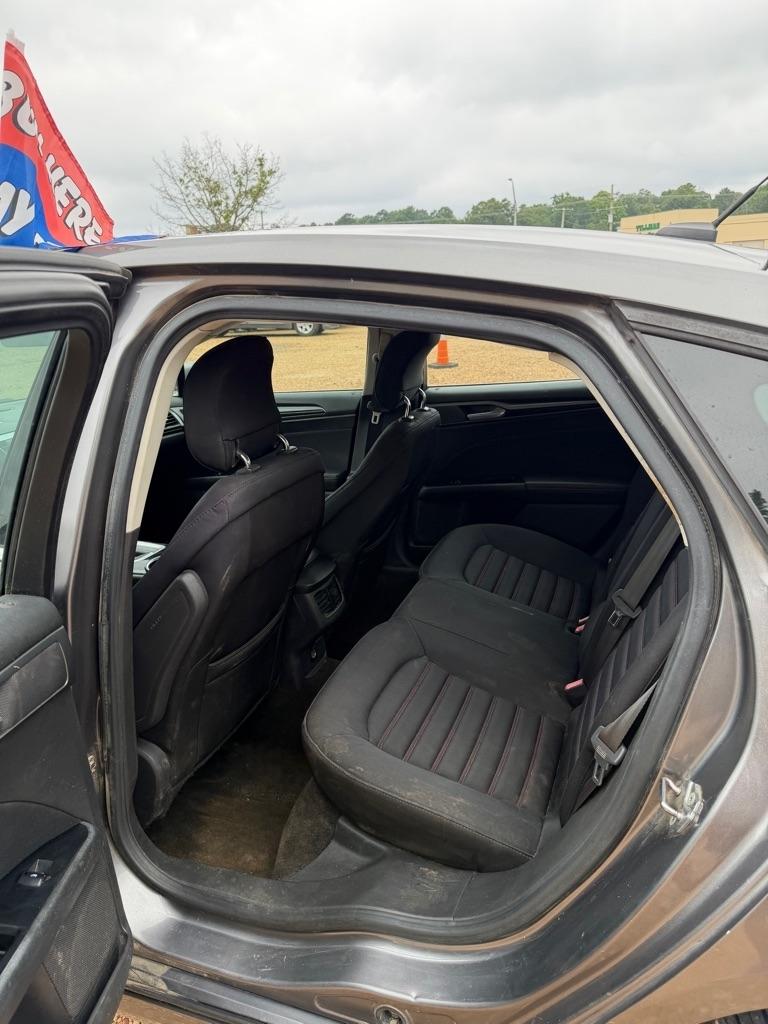 Ford Fusion SE 2013