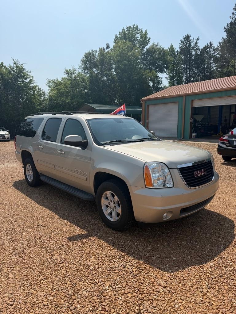 GMC Yukon XL SLT 1/2 Ton 4WD 2014